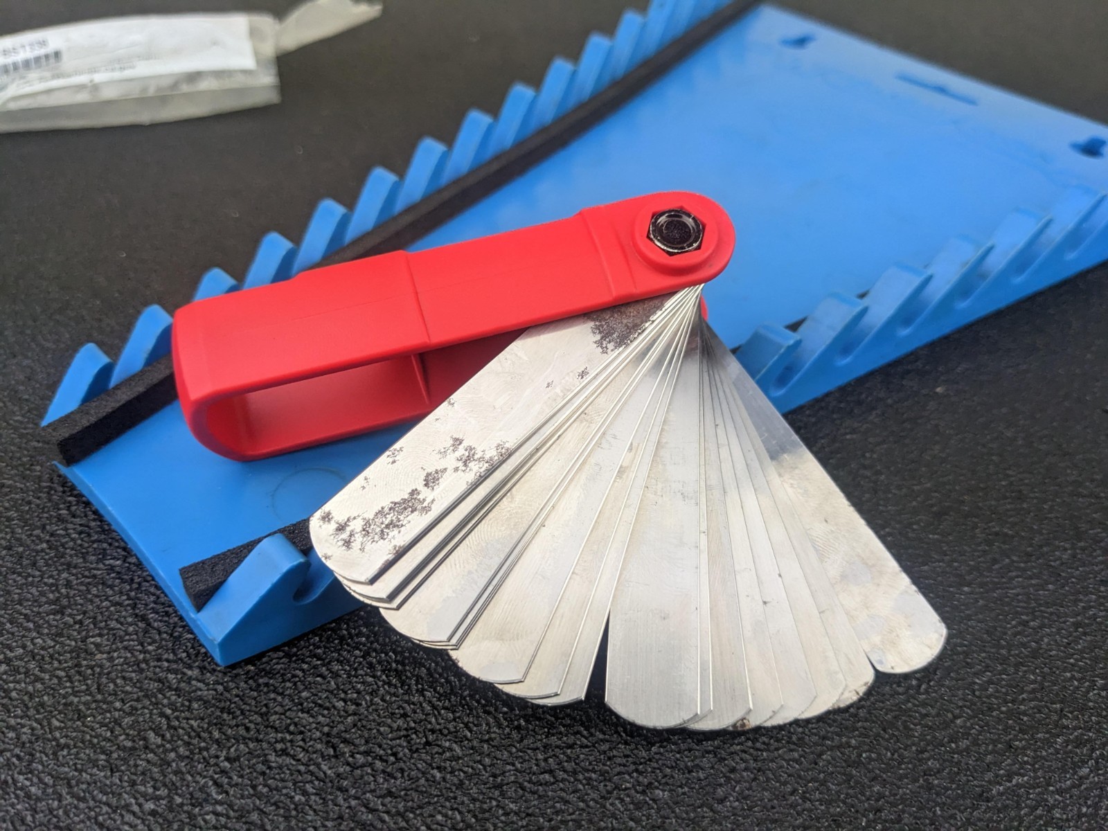 #bk855 Snap On 38 Blade Folding Master Feeler Blade Set SAE Metric Red FBST338