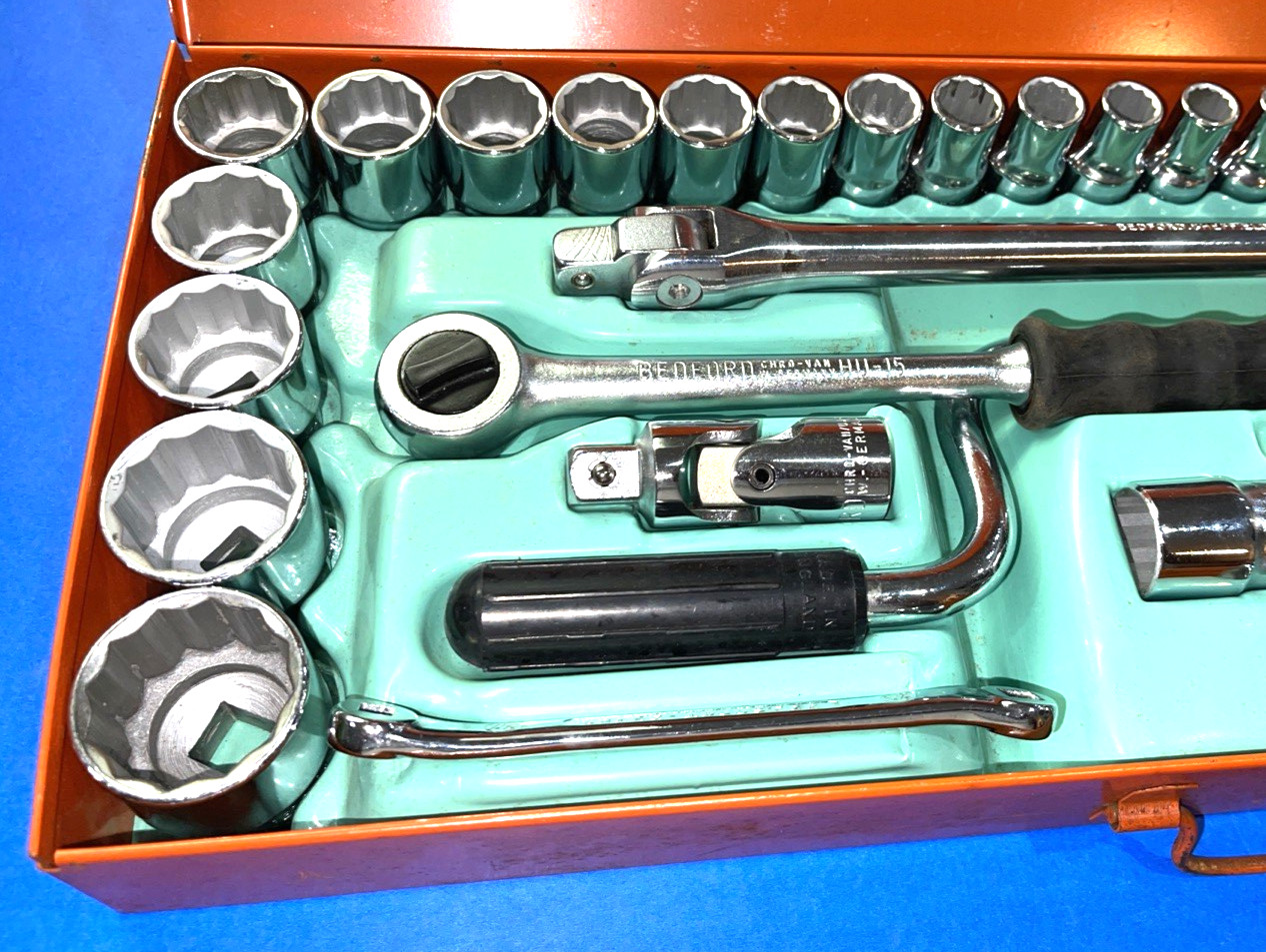 BEDFORD SHEFFIELD TOOLS NEW 1/2 DRIVE 37 PIECE GENERAL SERVICE SET IN RED BOX