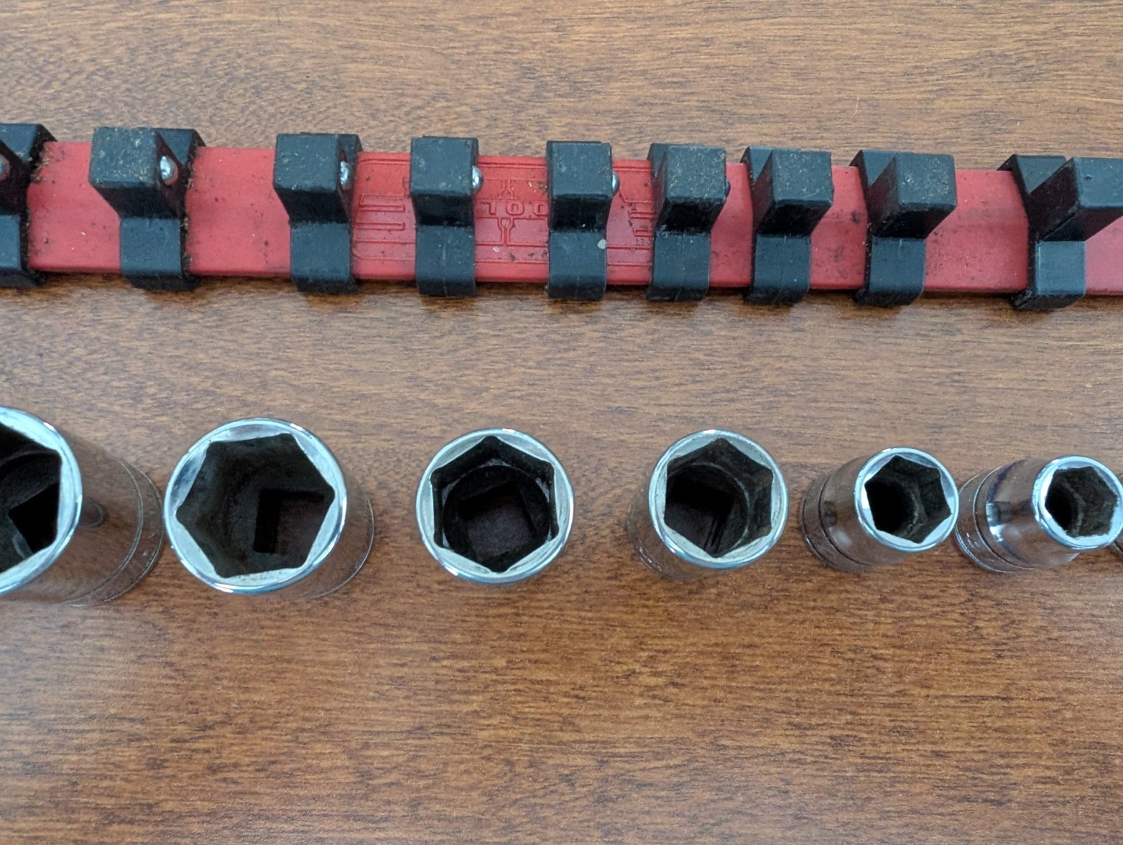 Snap-on Tools 3/8″ Drive 10pc 6pt SAE Socket Set 1/4″ – 7/8″ FS081-FS281 w/Rail