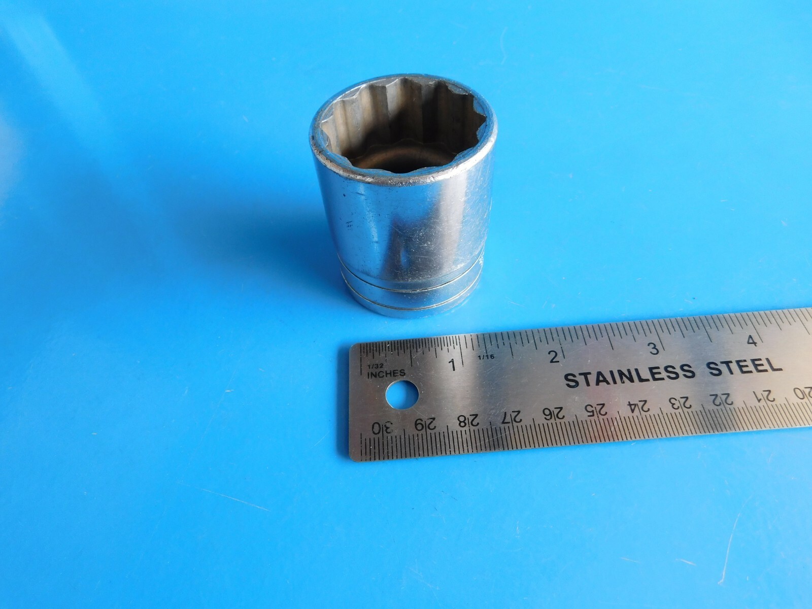 USED, SNAP ON TOOLS » 1-1/4 IN. » 12 PT. 1/2 IN. DR. SHORT SOCKET, PART #SW401