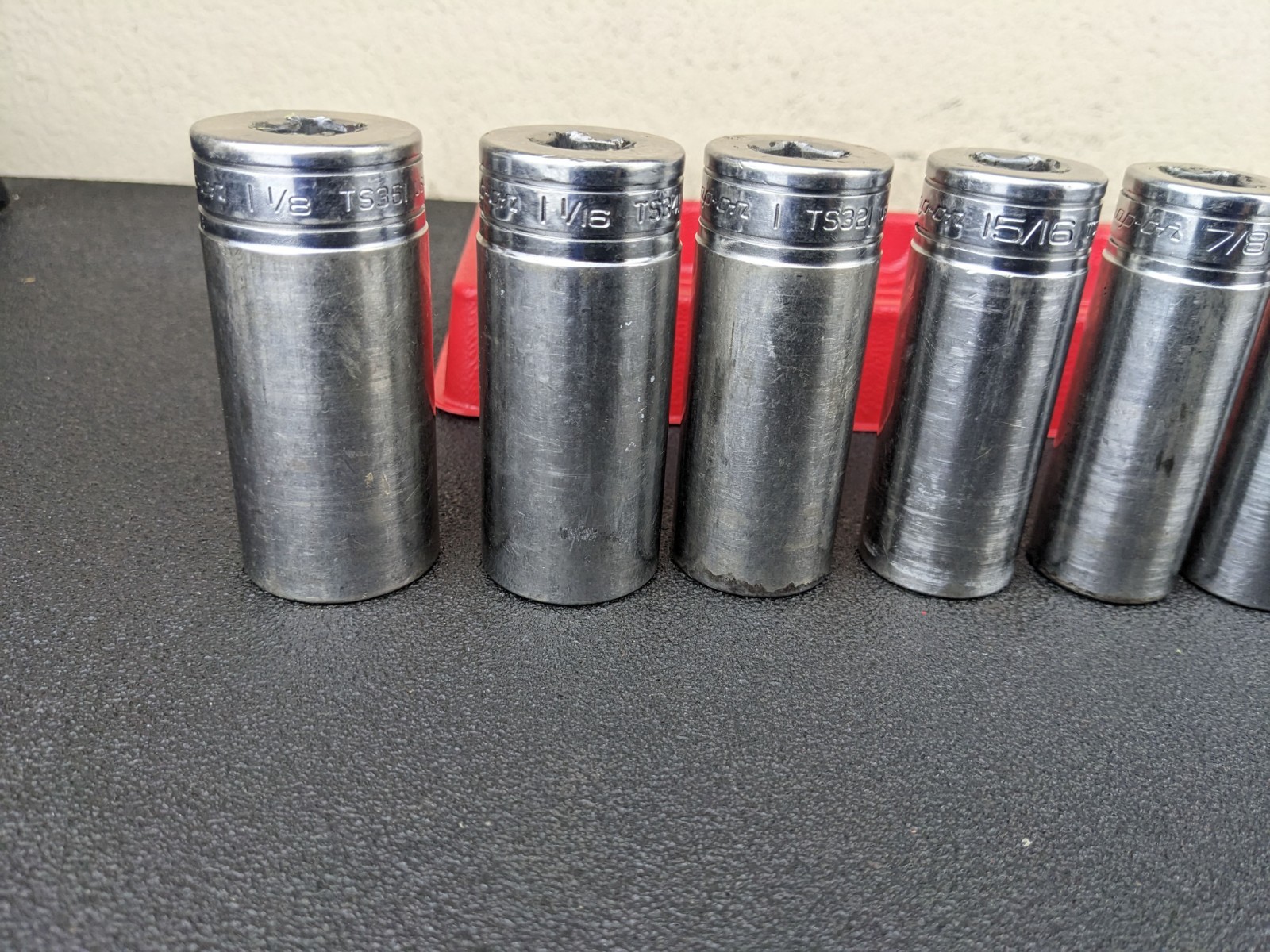 #bo810 Snap-on Tools 1/2″ Drive 6 Point Deep Socket Set 3/8″ to 1-1/8″ 313TSYA