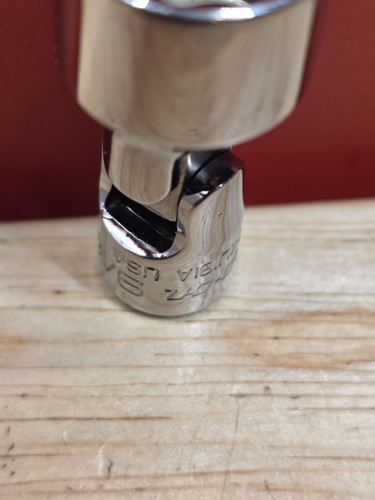 Snap-on Tools TMU181A 9/16″ SAE 1/4″ Drive 12-Point Universal Socket See Details
