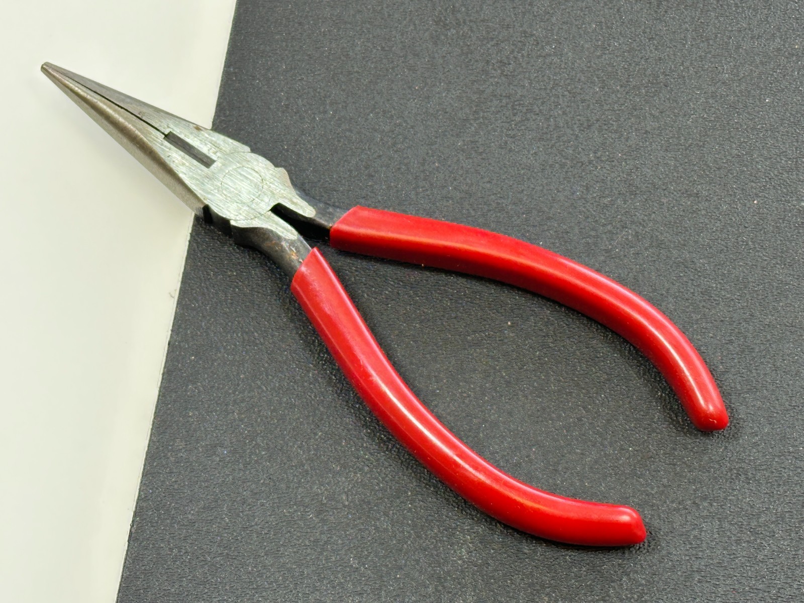 🇺🇸 CHALLENGER by Proto USA 3050G Needle Nose Pliers w/ Cutter, Red Grip, ~7″