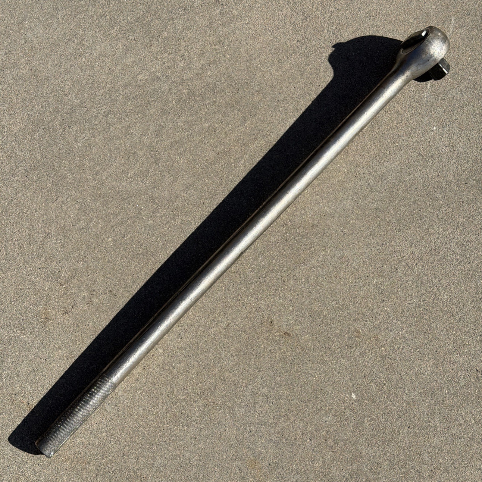Mac Tools 26″ Long Ratchet 3/4″ Drive Round Head Knurled Handle Z4R Made in USA