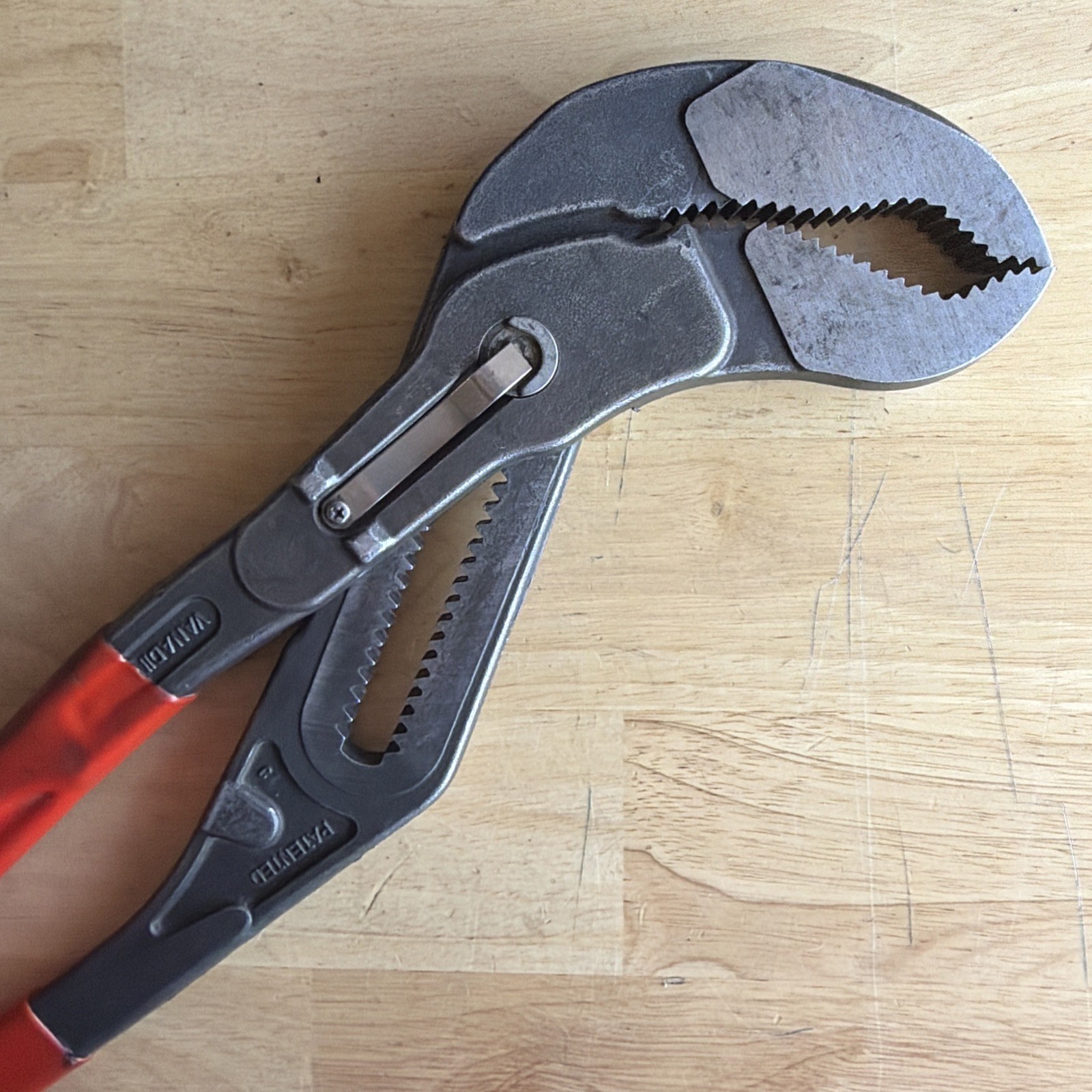Matco Tools x Knipex 22″ Long Self Gripping Pliers Cobra Water Pump PC22 8701560