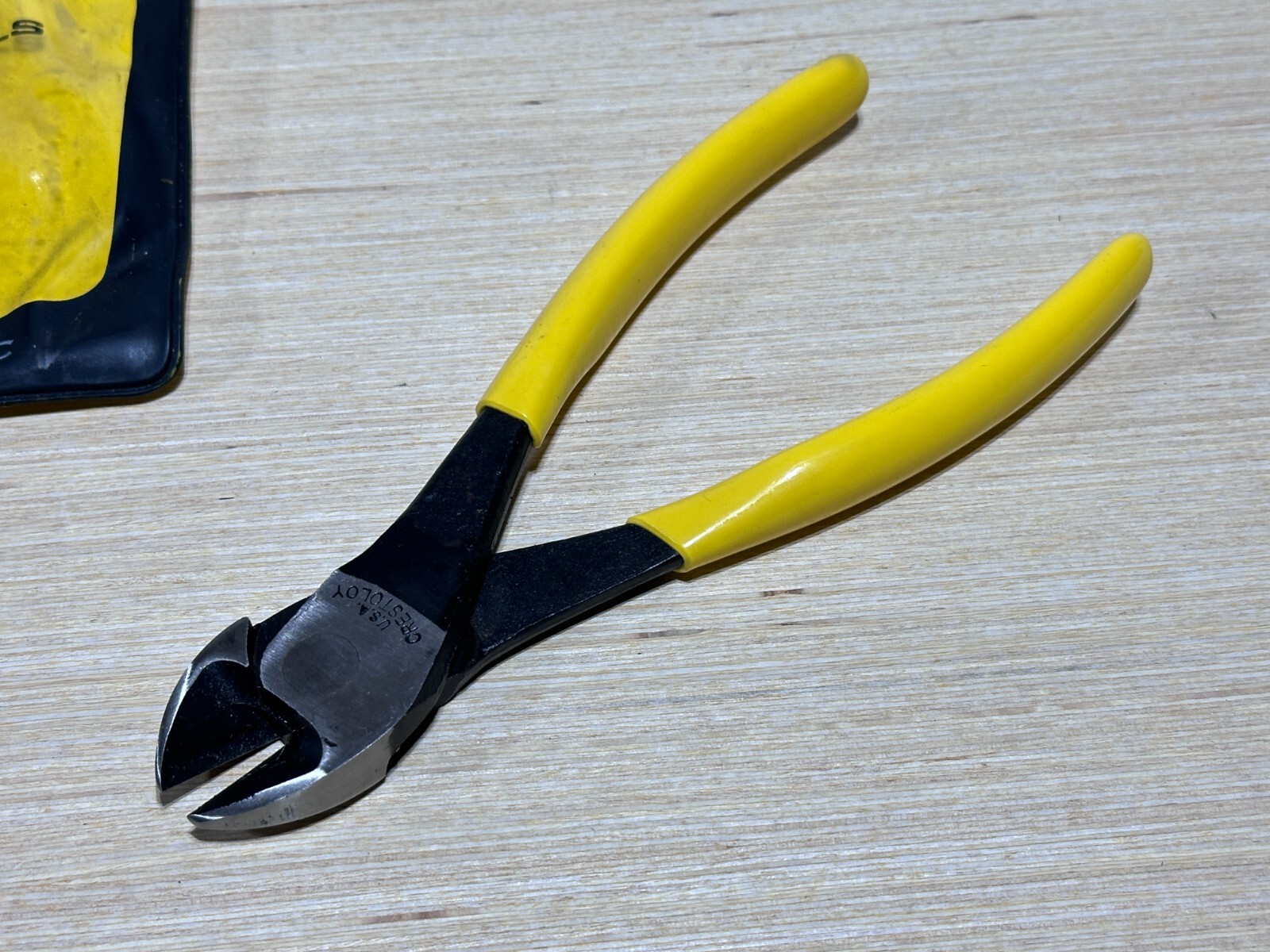 Crescent Tool Co. No. 542-7 – 7″ YELLOW Diagonal Cutting Pliers Wire Cutters
