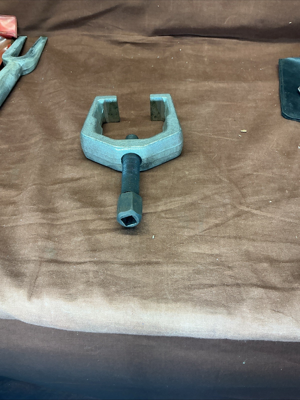 Pitman Arm or Tie Rod End Puller Separator Tool 1-11/32 inch (33mm)