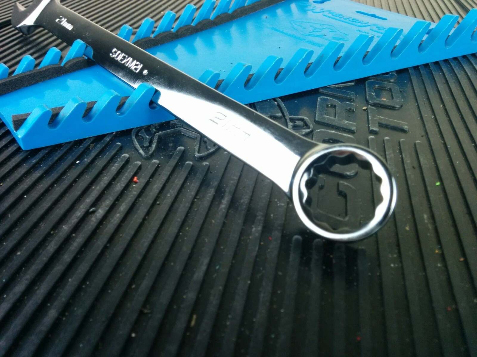 #aj687 NEW! Snap-On 21mm Wrench 12Pt Flank Drive Plus SOEXM21 Combination