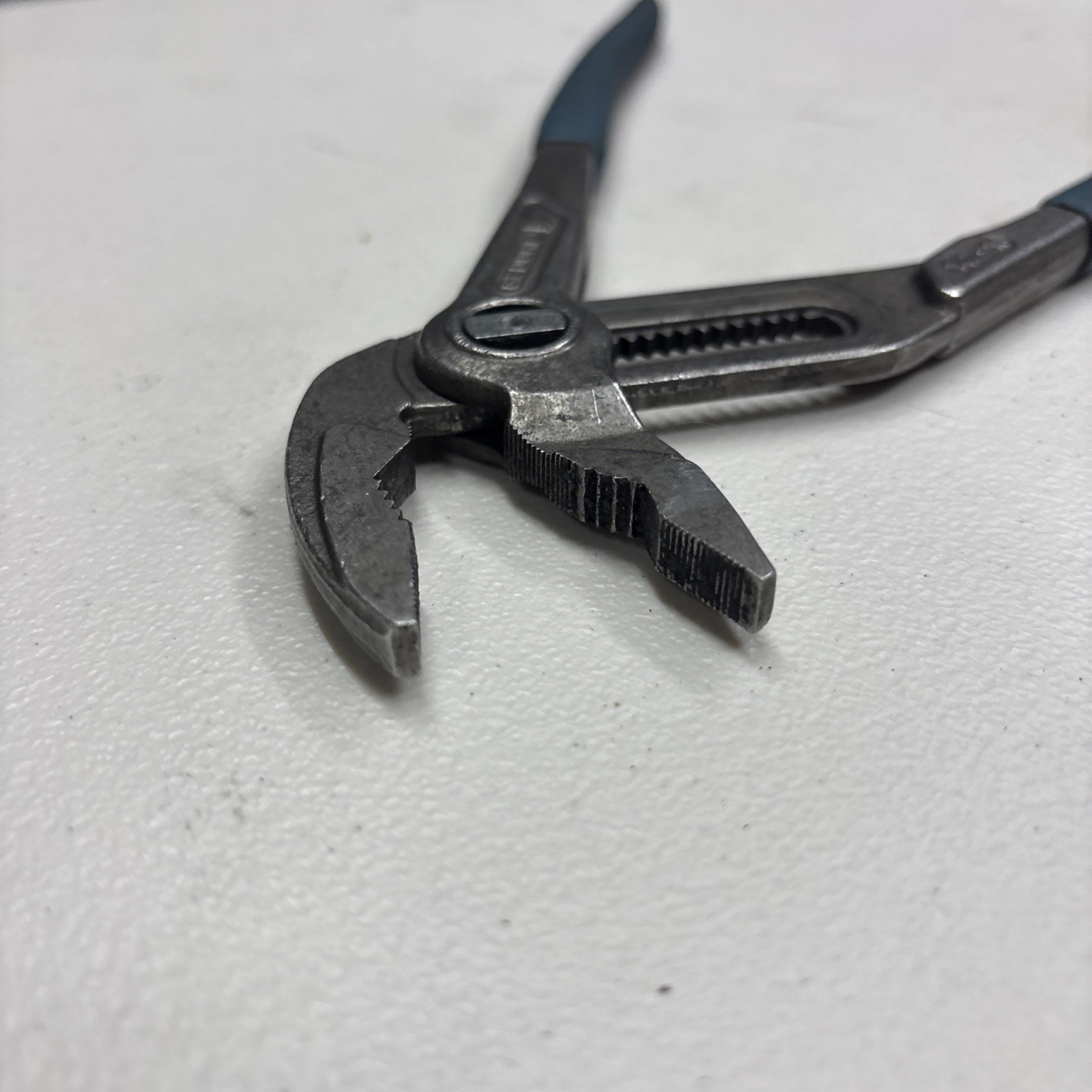 Gedore 142-10 Universal Pliers 15 Settings 10”