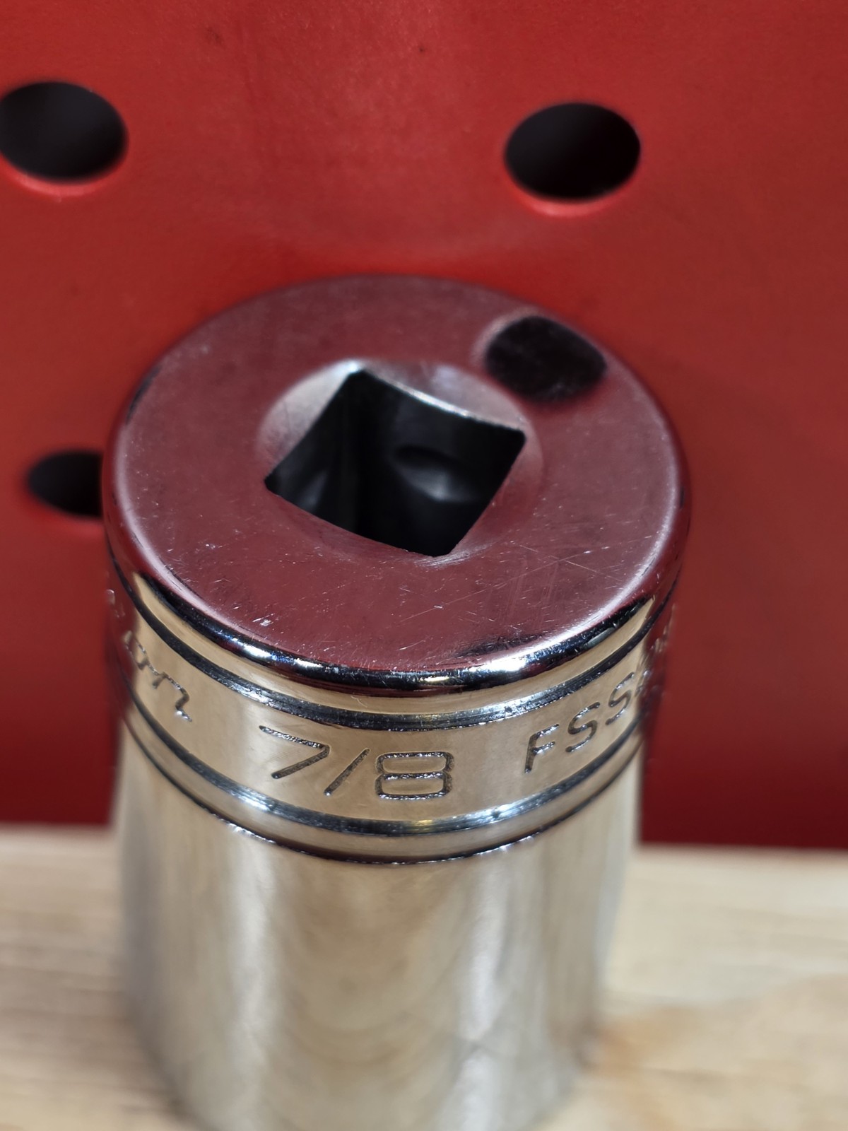 Snap-on Tools FSS281 7/8″ SAE 3/8″ Drive 6-Point Semi-Deep Chrome Socket USA