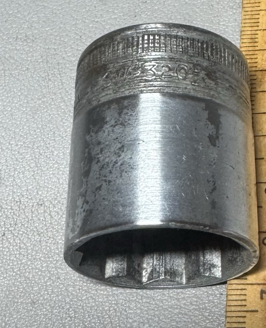 Snap-on SW-320-1/2 1″ 12 Point 1/2″ Drive Socket. SW320