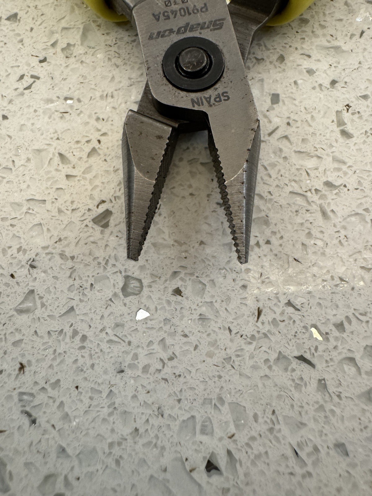 Snap-on Tools SPAIN HIVIZ 4-1/2″ Soft Snipe Nose Precision Pliers P91045AHV