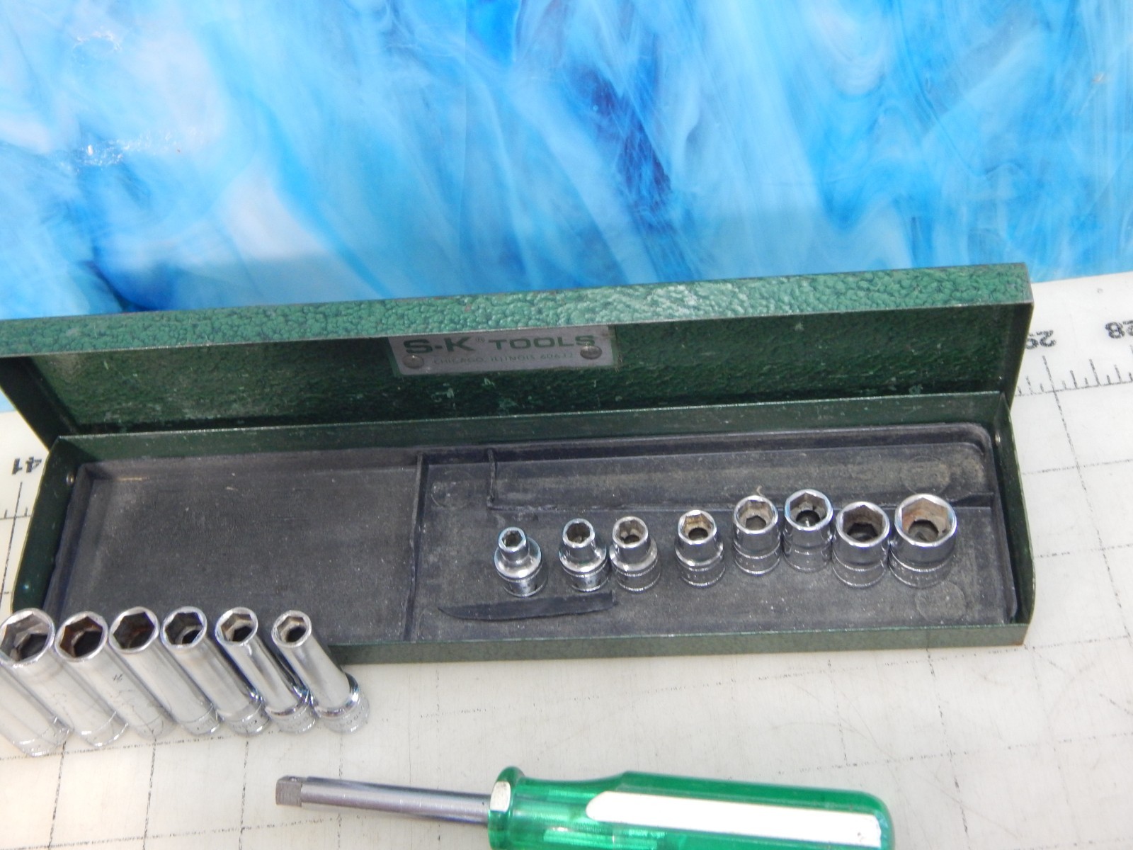 Vintage S-K Tools 4921 21 Pc. 1/4″ Dr. Socket Set & Metal Box, Ratchet, Deep SAE