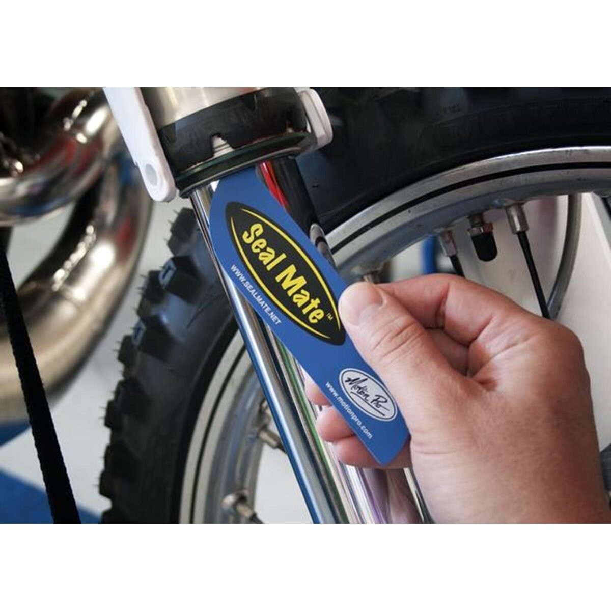 Motion Pro Seal Mate Fork Seal Cleaner – 08-0395