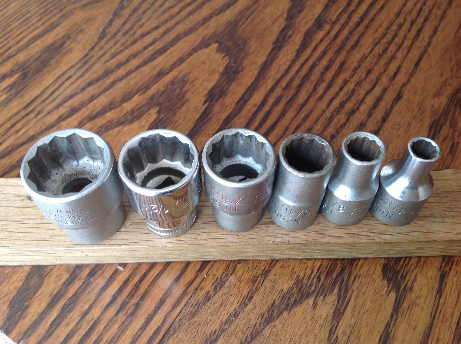 6 Vintage Heyco Sockets 9/16″ To 1/8″ Whitworth With 1/2″ Drive.