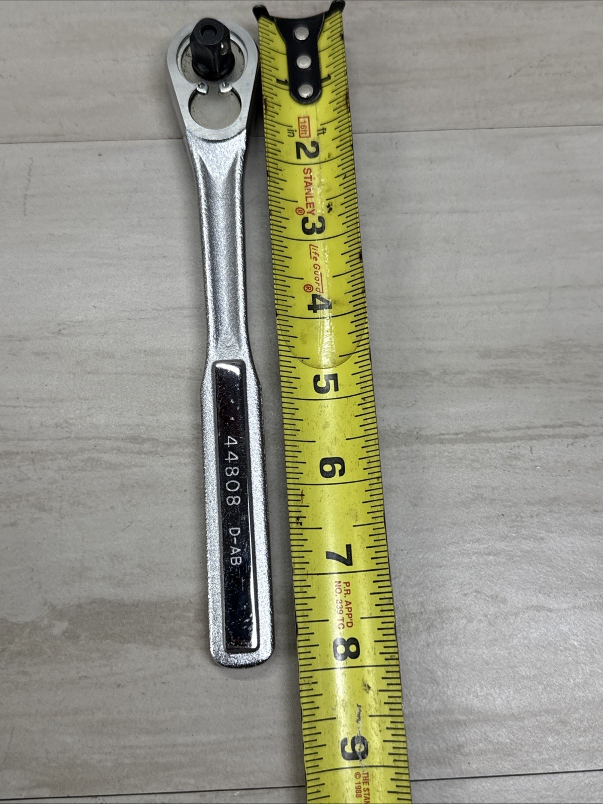 Craftsman 3/8″ Drive 8″ Long Teardrop Ratchet Handle – 44808 D-AB Tight