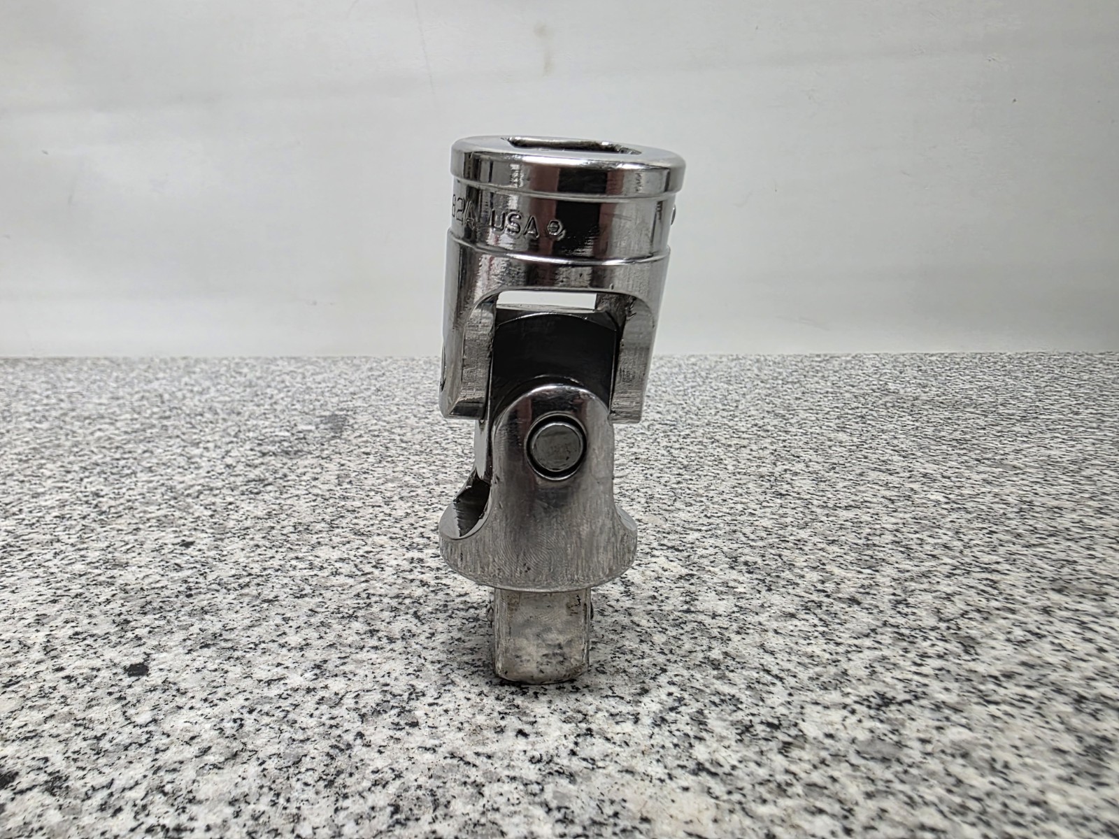 Snap-On L82A 3/4″ Drive Universal Swivel Joint Socket Locking Button USA