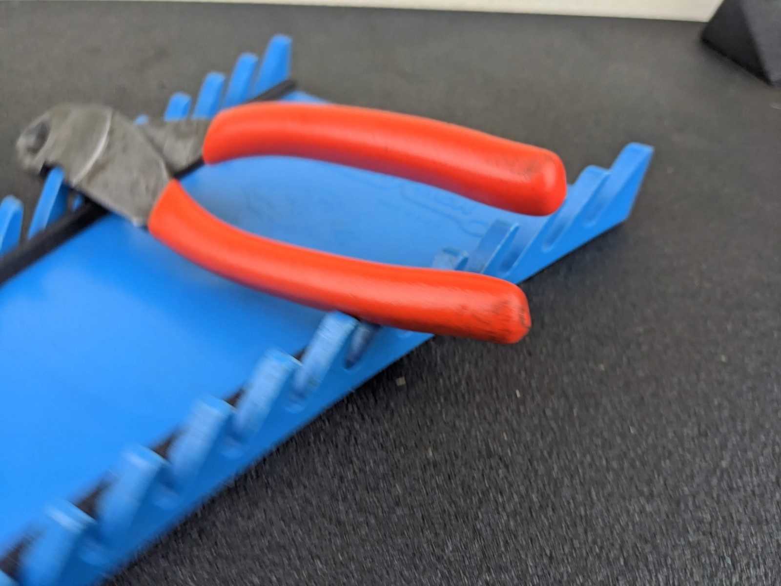 #bo495 Snap-on Tools USA ORANGE Soft Grip 7″ Diagonal Cutter Pliers 87CF