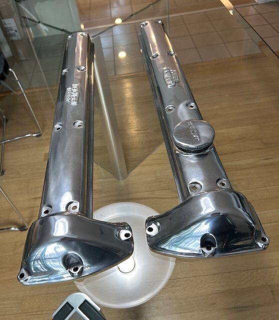 Jaguar XK120 C Type – Valve Covers with C Type Badges & Polished Oil Filler Cap