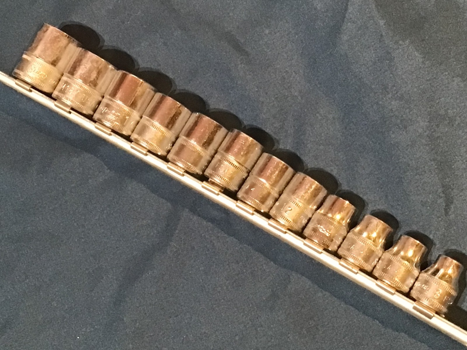 Vintage Set of x12 SNAP-ON METRIC SOCKETS 6pt #8-9-10-11-12-13-14-15-16-17-18-19