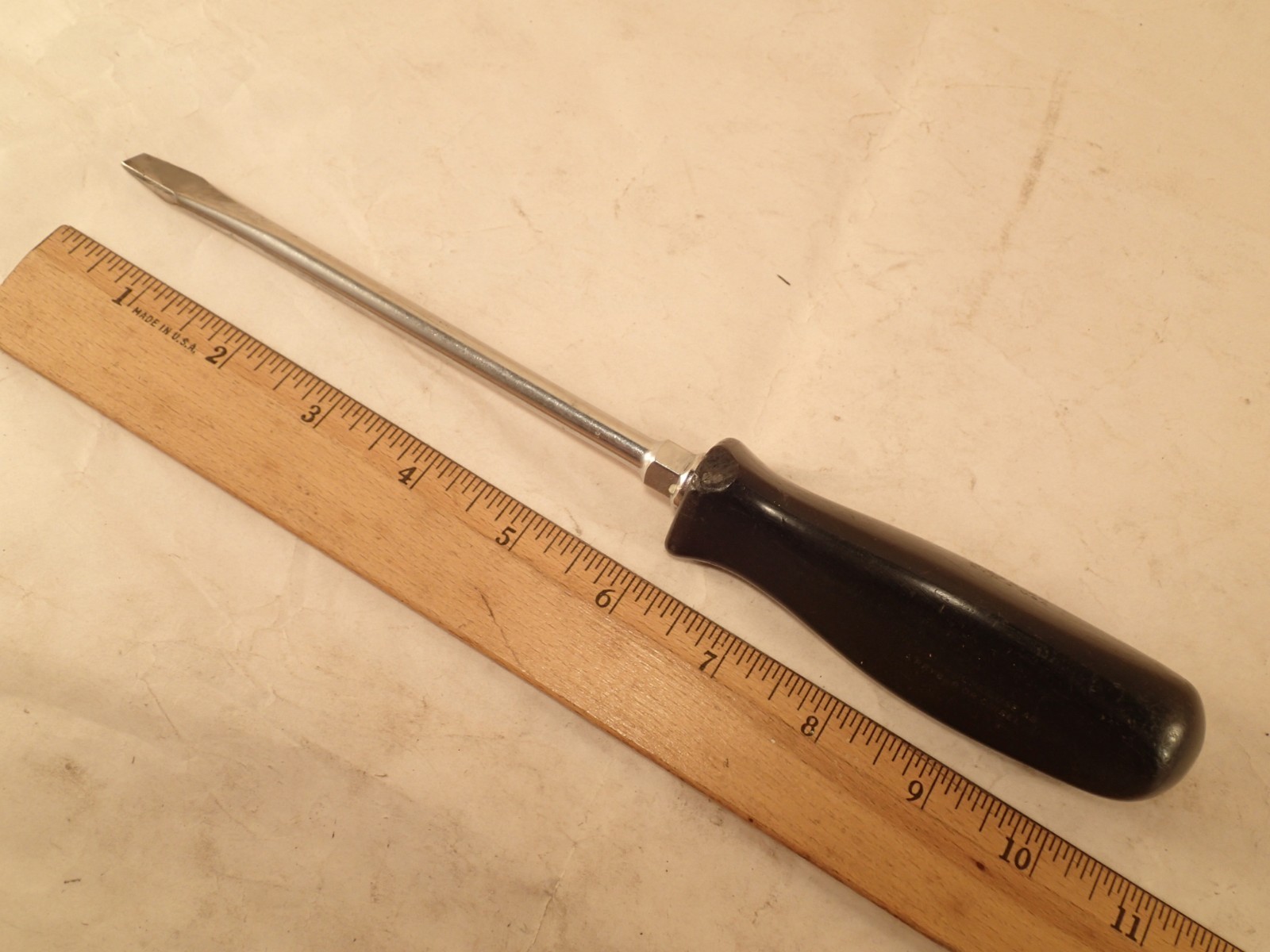 Used SNAP-ON STD6, 5/16 Flat Slotted Tip 3-Lobe Black Hdle Screwdriver 6″L Blade