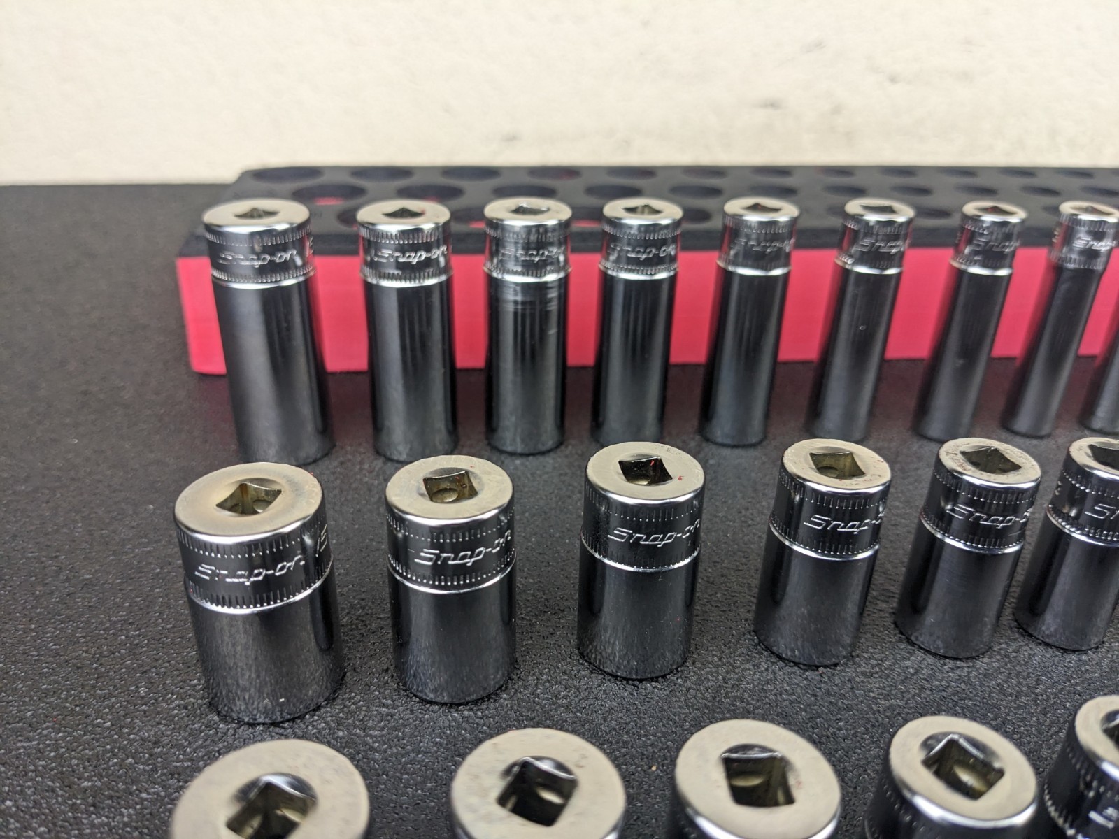 #bn381 Snap-On Tools 142STMMSYFR1 42pc 1/4″ Drive 6-Point Metric Foam Socket Set