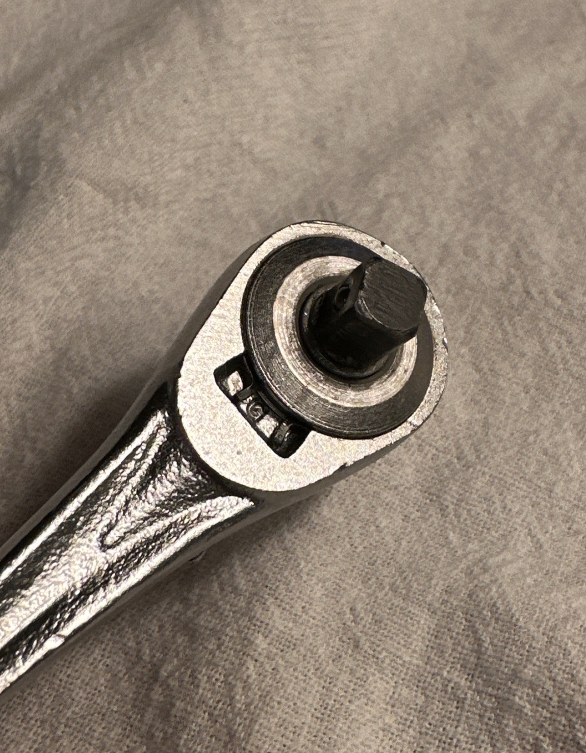 Craftsman -V- 43185 Ratchet 1/4″ Drive USA Quick Release Oil Port
