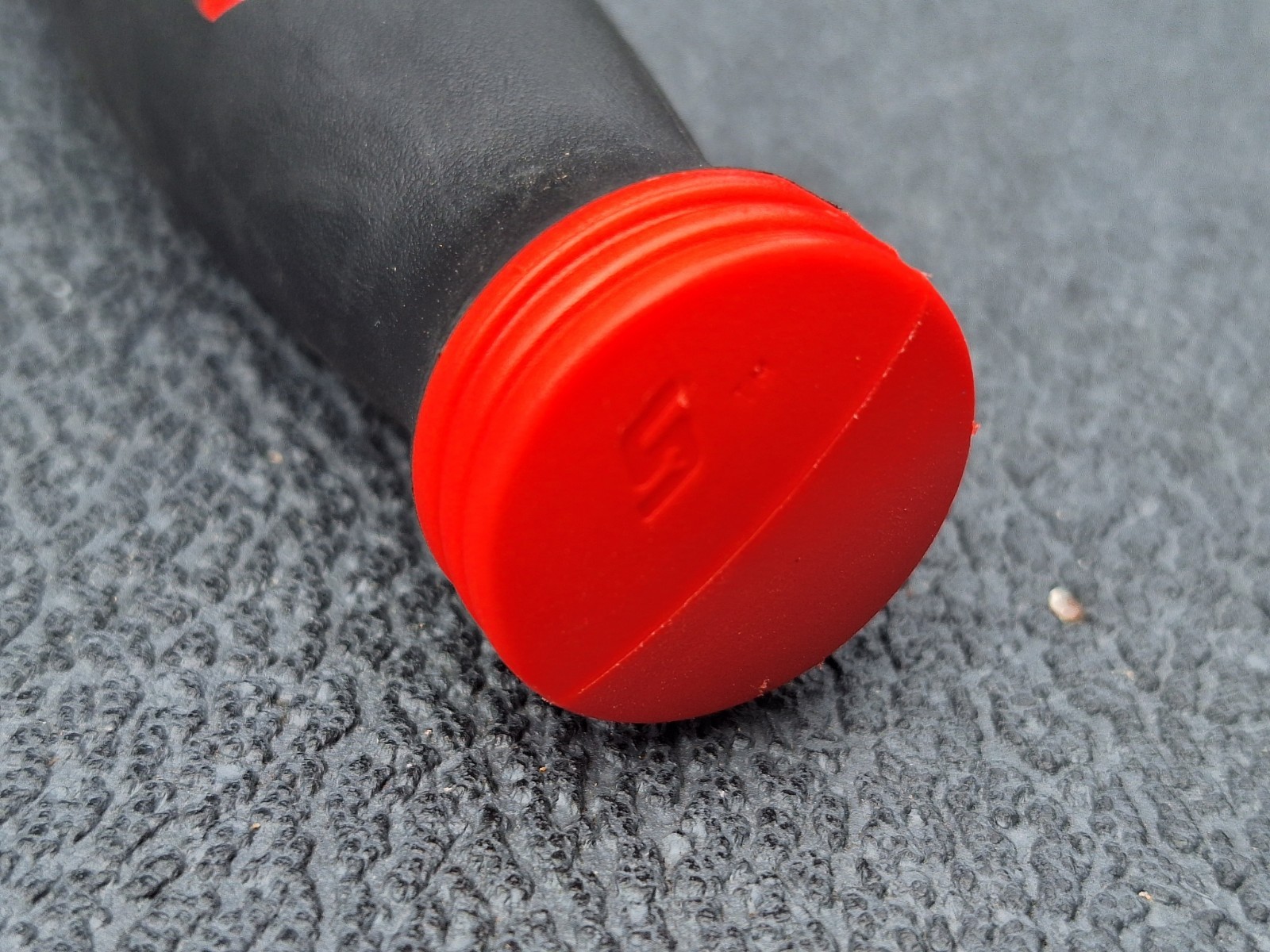 NOS 2019 Snap On FHL80 3/8″ Dr RED Soft Grip Long Fixed Head Ratchet NEW