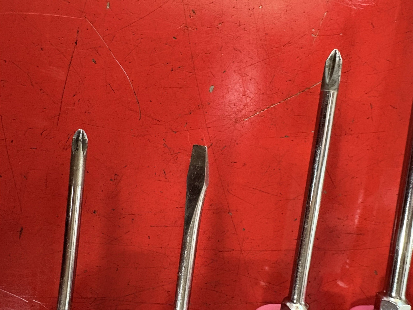 SNAP ON TOOLS USA 5Pc PINK Soft Grip Combination Screwdriver Set SGDX