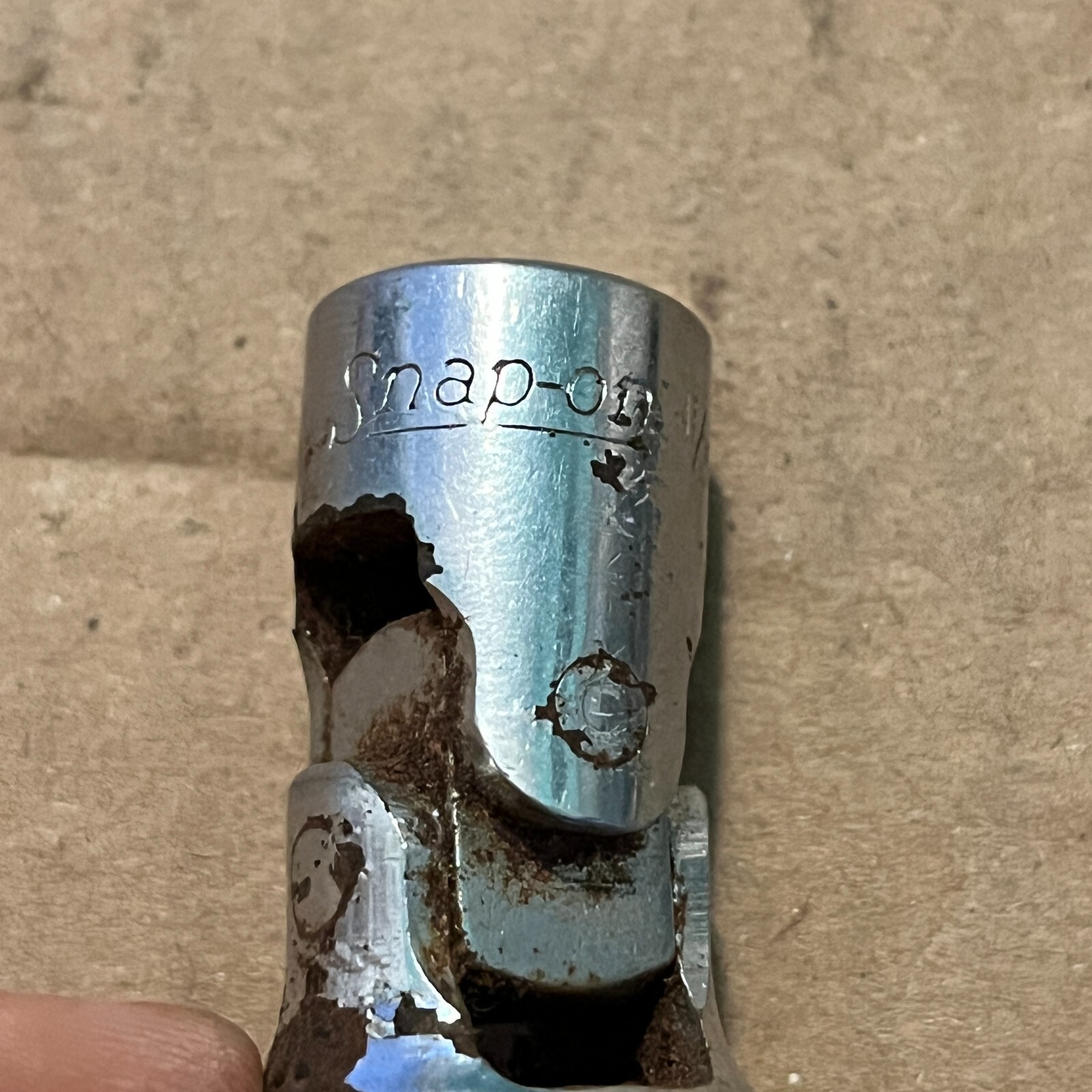 Snap On 3/8″ Drive 11/16″ 12PT Chrome Swivel Socket FVU22 – seized