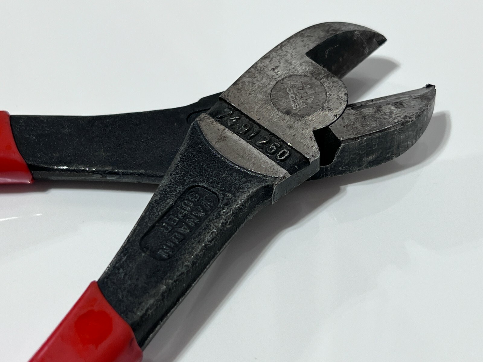 MAC Tools P21 High Leverage Center Cutter Pliers – 10″ Long – Knipex Germany
