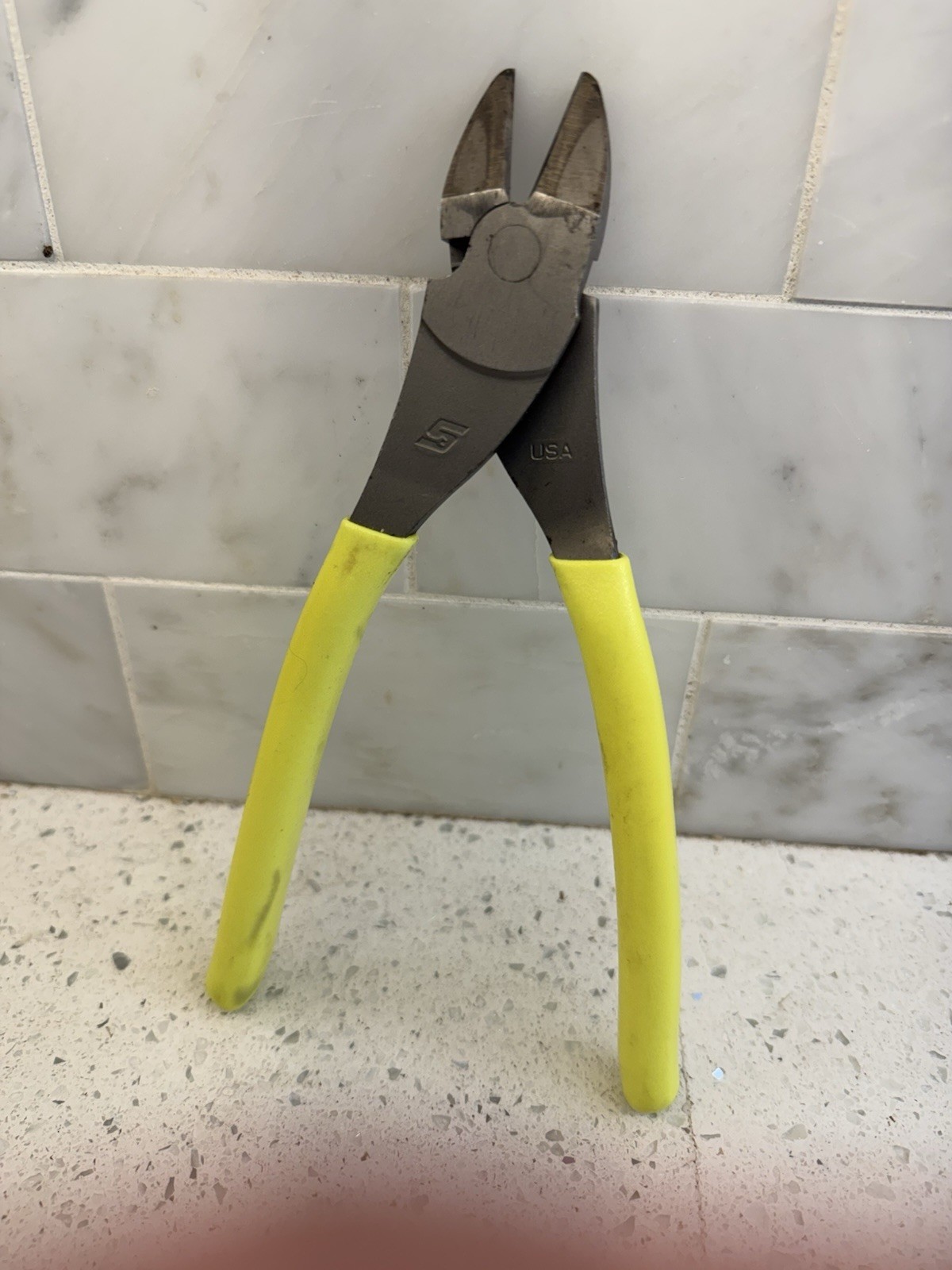 Snap-on Tools USA Hi Viz Soft Grip 8″ High-Leverage Diagonal Cutter 388ACFHV