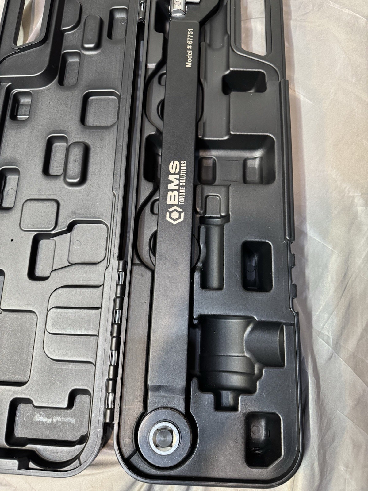 AME International 67751 Break A Way Torque Wrench 1″ Drive 150-600 Ft/lbs