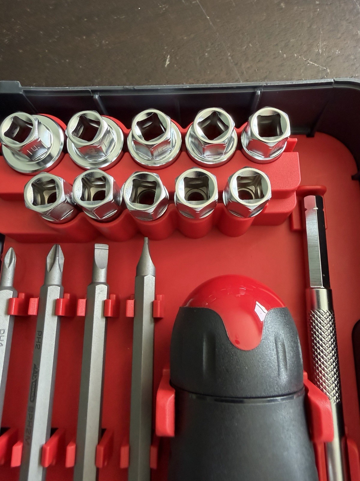 MAC Tools SBDR41SN 41-PC. DUAL RATCHETING SCREW & NUT DRIVER SET???