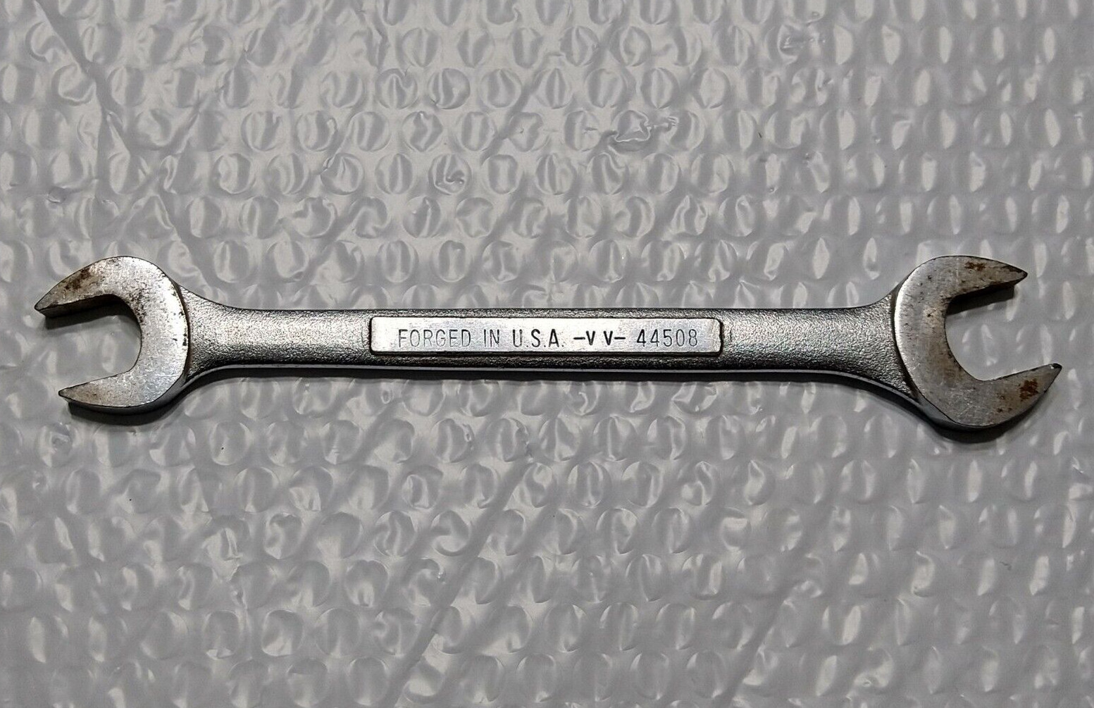 CRAFTSMAN VV44508, 17MM x 19MM OPEN END WRENCH, 8.6″ LONG.