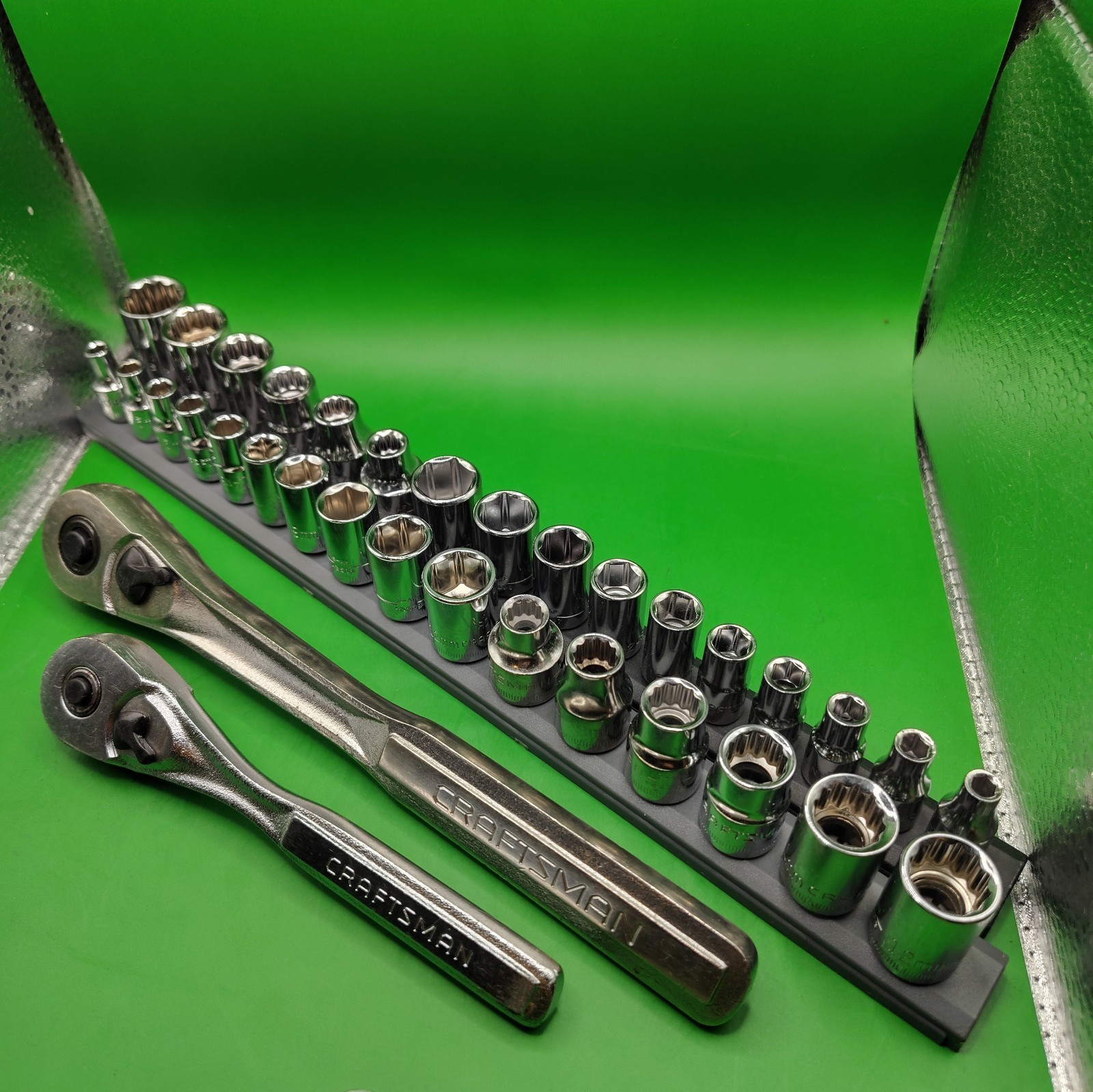 Craftsman 3/8″ & 1/4″ 34pc Ratchet & Socket Set MM & SAE w/2 USA Ratchets