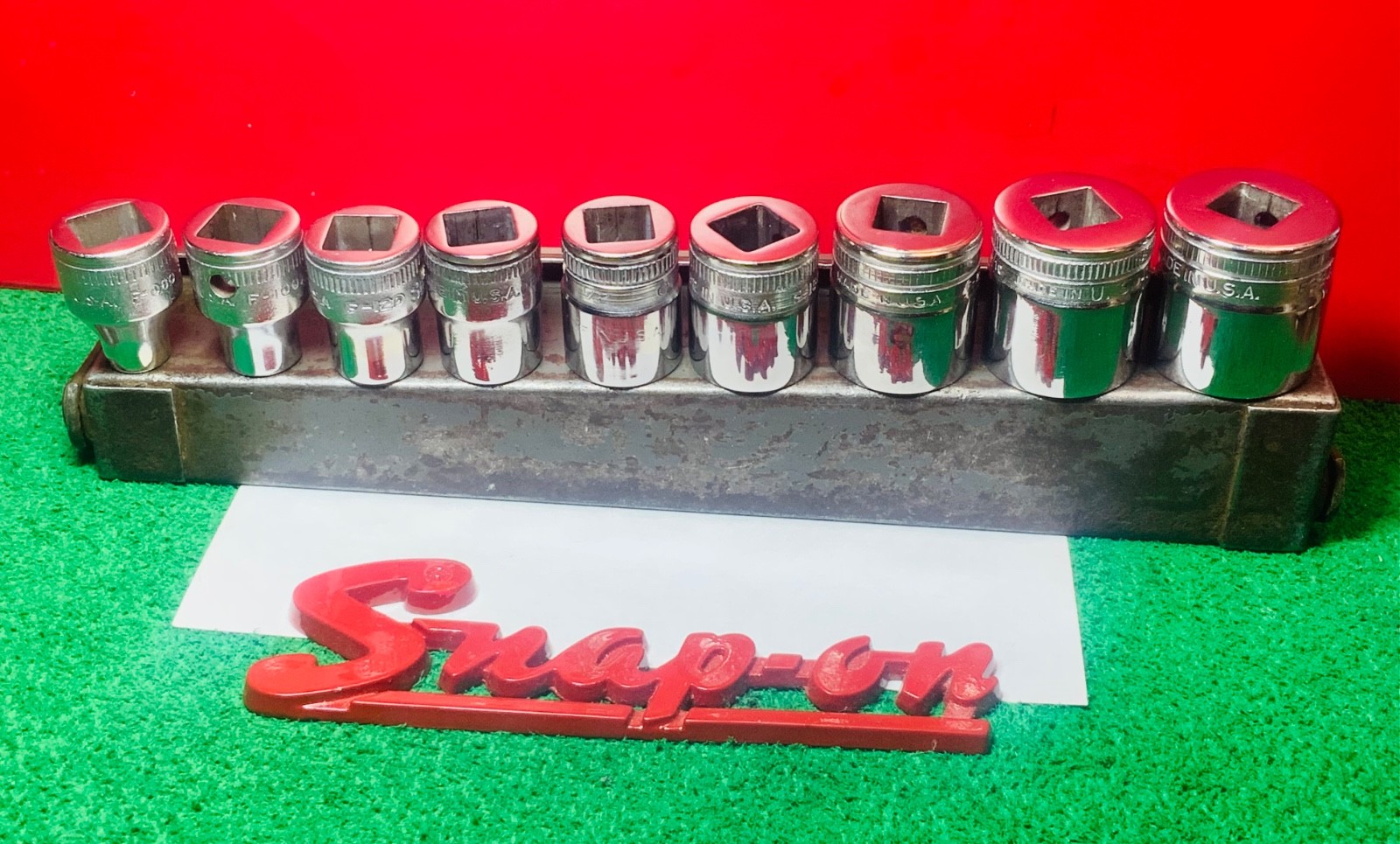 Snap-On Tools Vintage 1940’s Ferret Socket Set with tray. Clean & Pristine!
