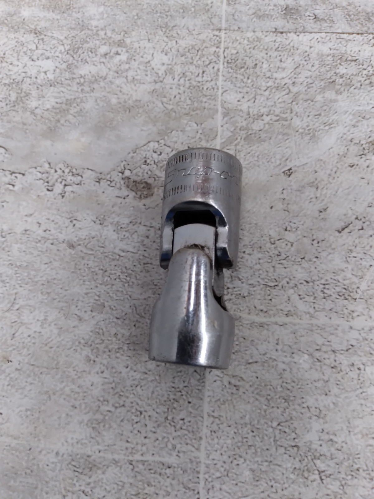 Snap On Tools 3/8″ Drive 6-Point Metric 12mm Universal Socket Standard FSUM12