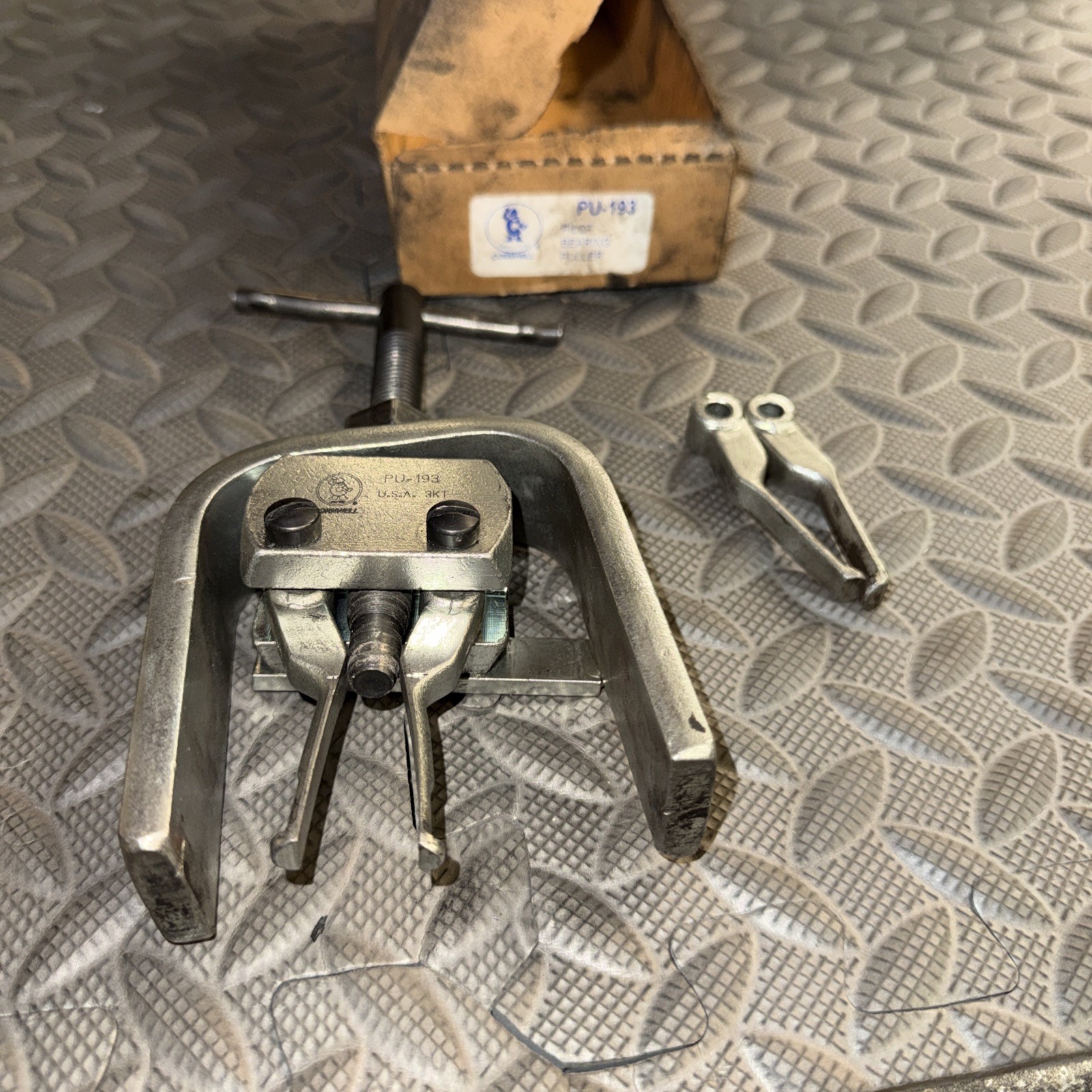 CORNWELL TOOLS PILOT BEARING PULLER PU-193 extra legs FREE Shipping