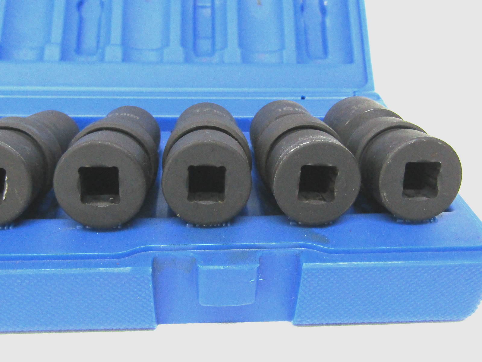 Grey Pneumatic 3/8″ Drive Metric Semi-Deep Length Universal Set 1210UMSD
