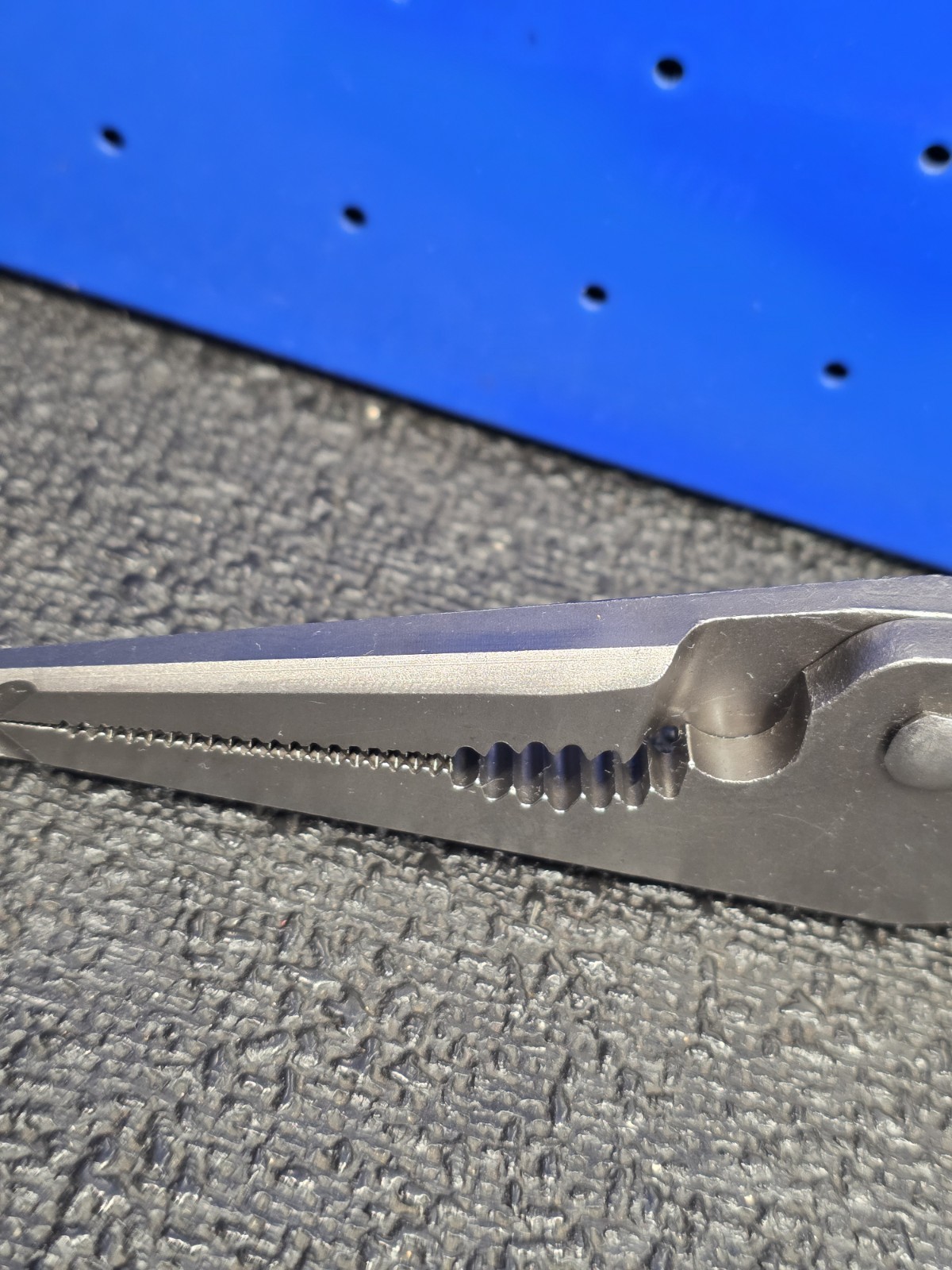 Snap-on LN47ACFMB Power Blue 9″ Soft Grip Long Nose Slip Joint Pliers NICE