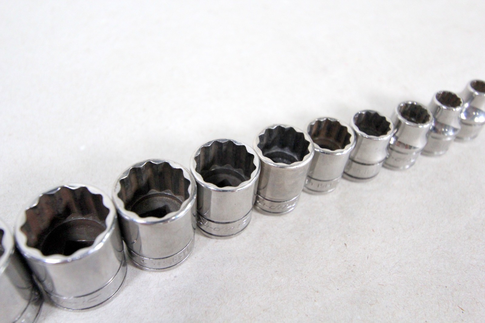 Snap-on F081 – F281 3/8″ Drive 12 Point 11 Piece SAE Chrome Set SEE DESC