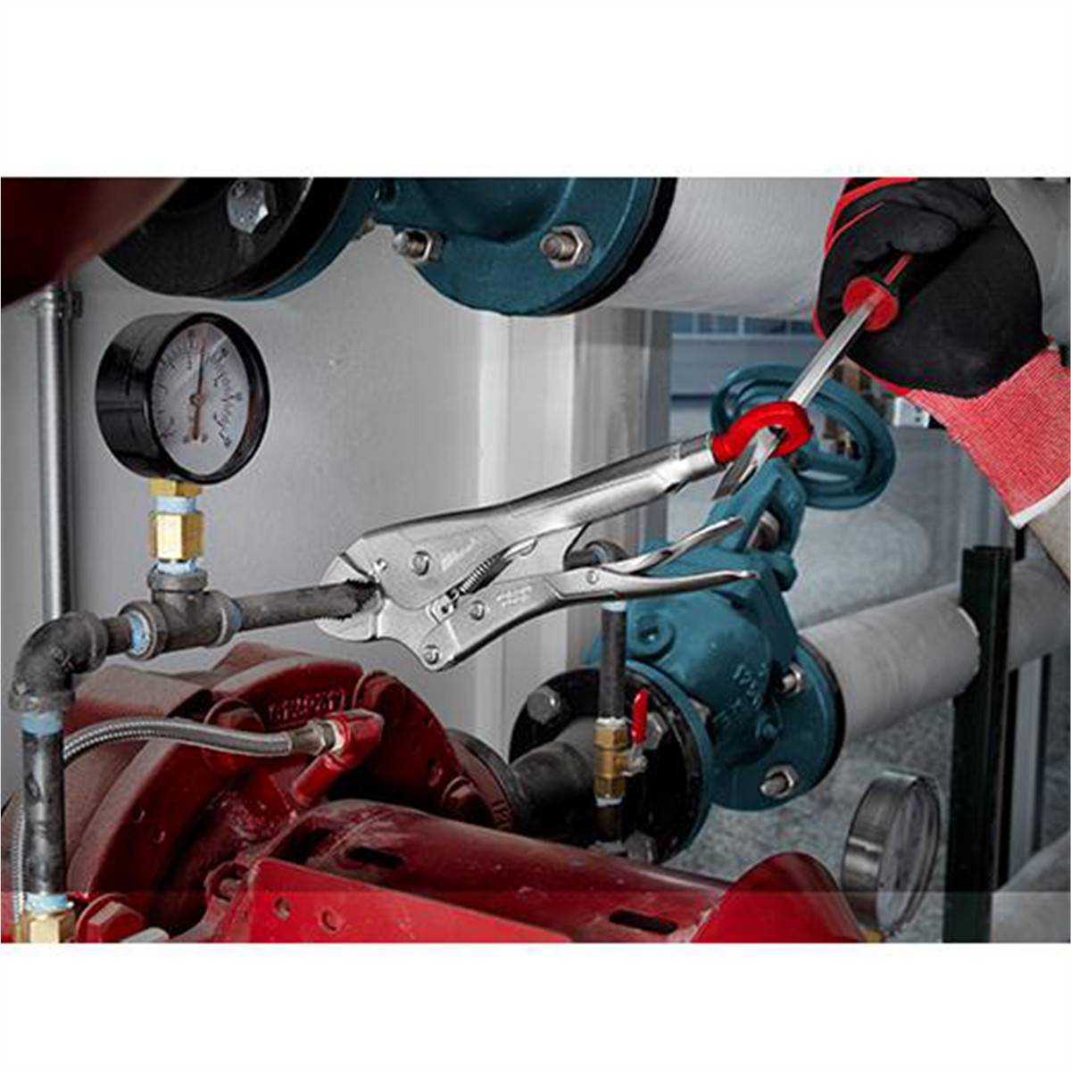 Milwaukee Tool 6″ Locking C-Clamp Swivel Jaws