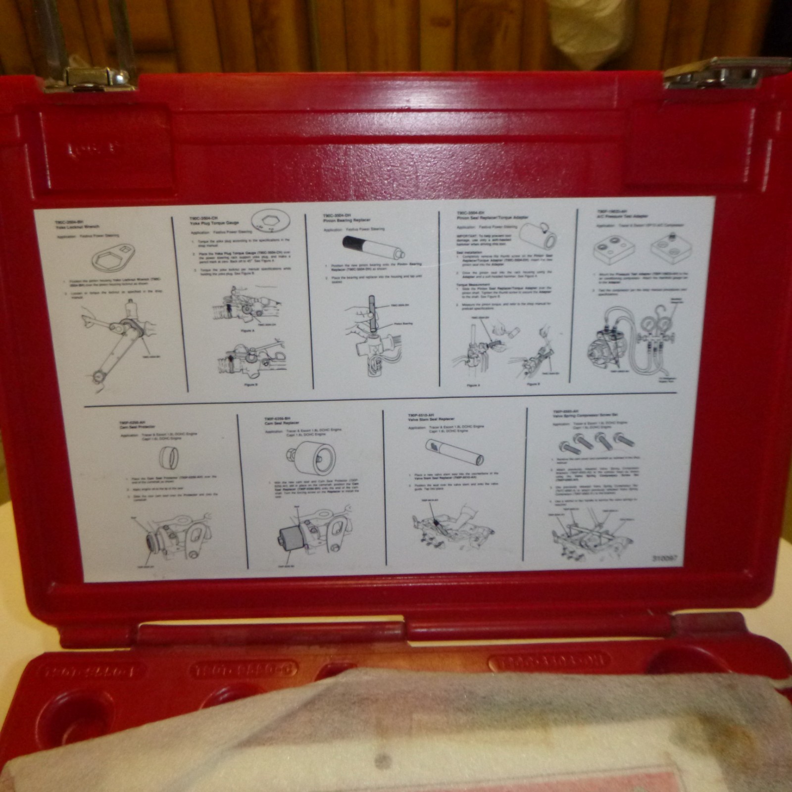 Ford T90P-1000-FH/FH/FLMH Essential Service Set W/Manual