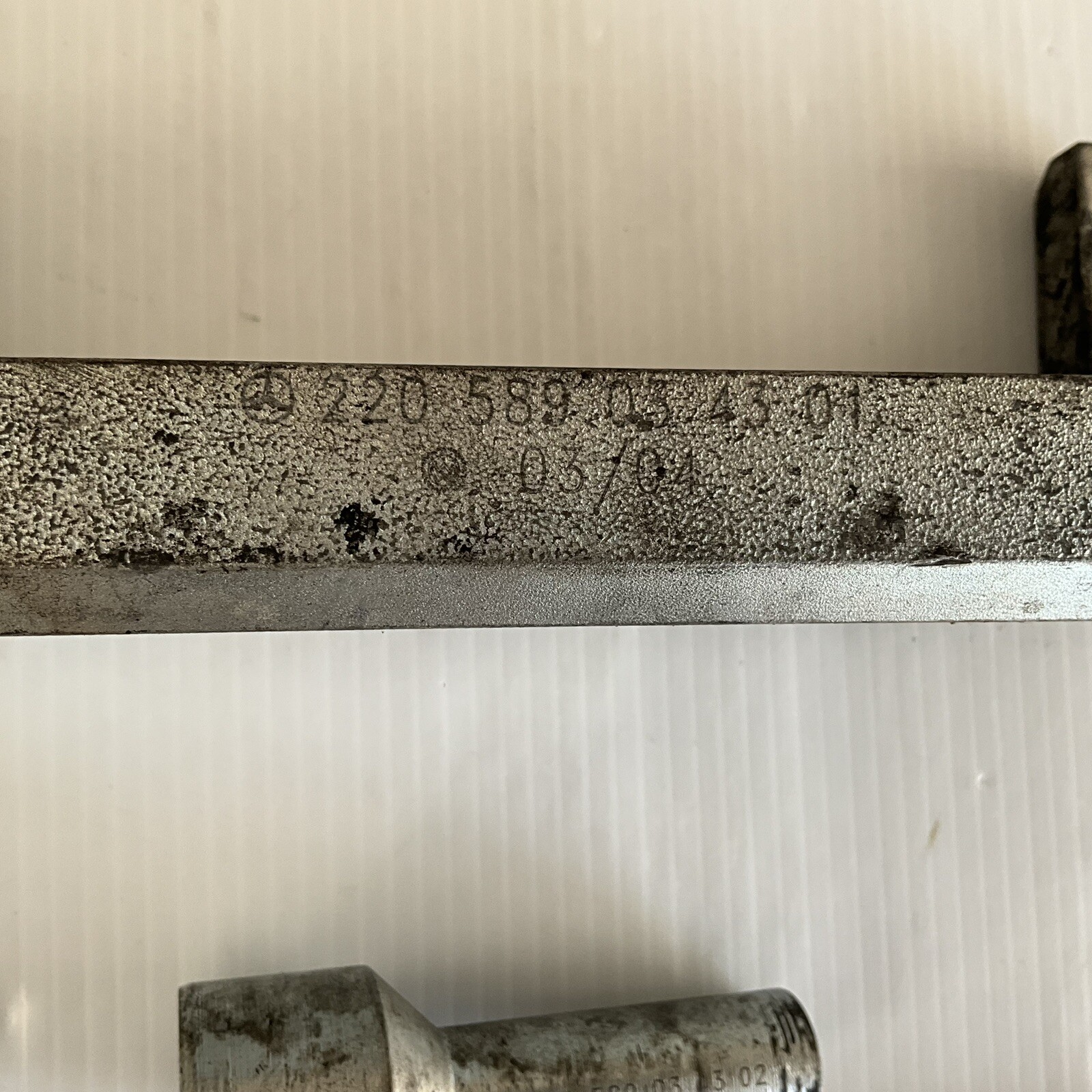 Ball Joint Puller – Mercedes-Benz OEM Specialty Tool 220-589-03-43-01