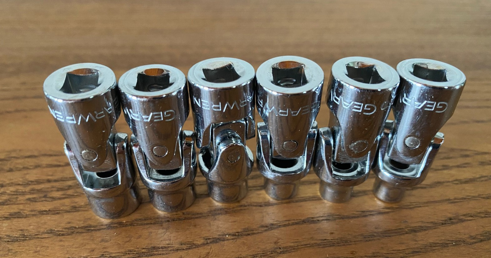 GearWrench 80311 1/4″ Flex 6 Pt Metric Swivel Socket Set of 12 – 5mm to 15mm
