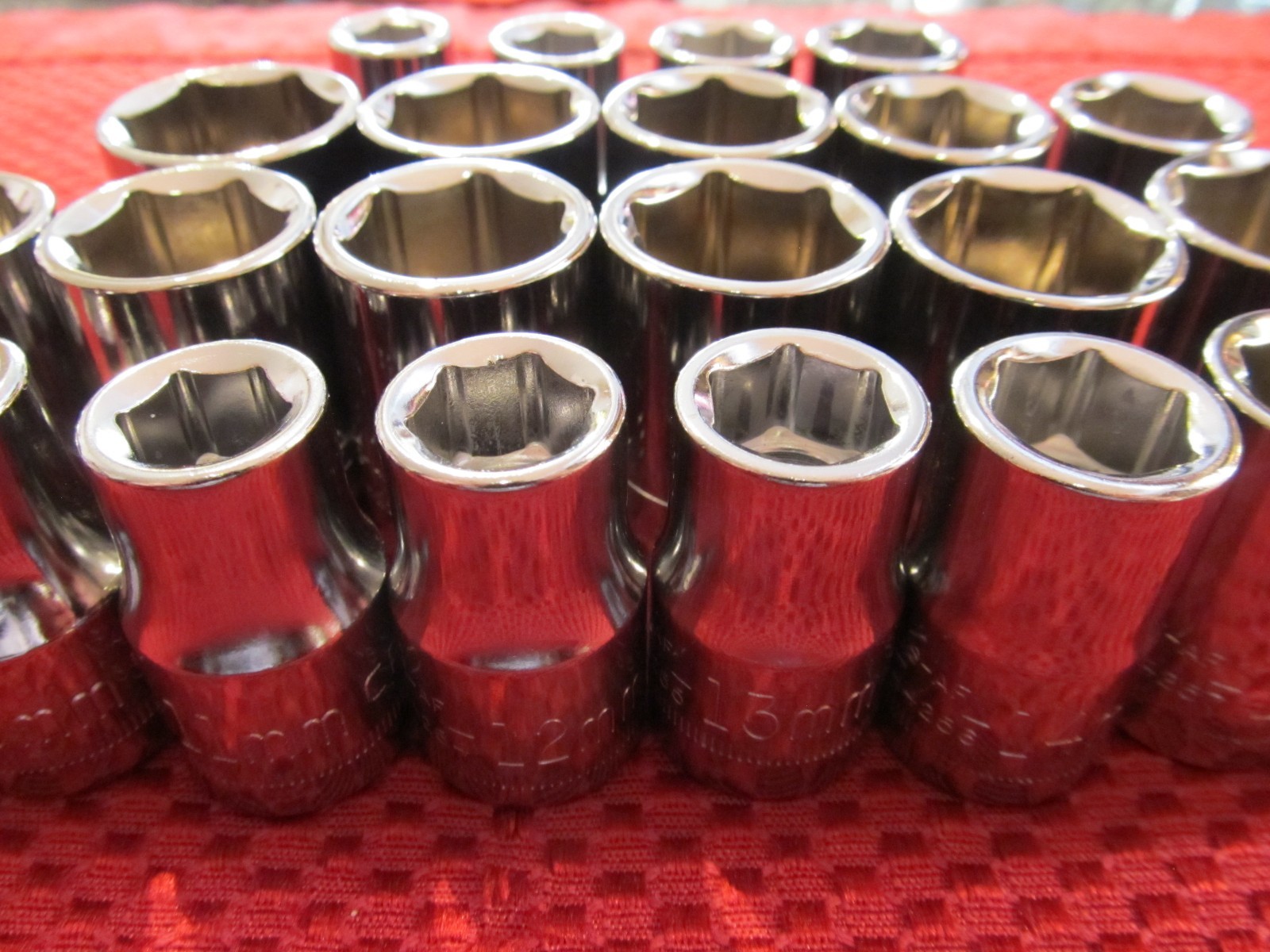 Craftsman – 1/2″ Drive 6 Point Sockets – Metric and SAE – Choose Size – NEW