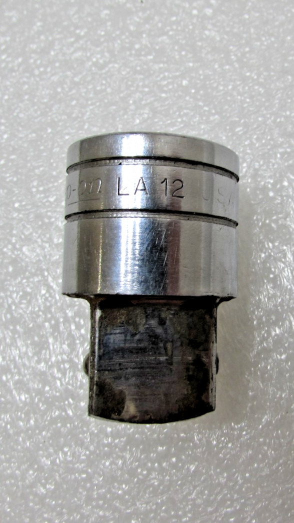 Snap-On LA12Drive Socket Adapter Reducer 1/2″ Female to 3/4″ Male w/ Lock Button