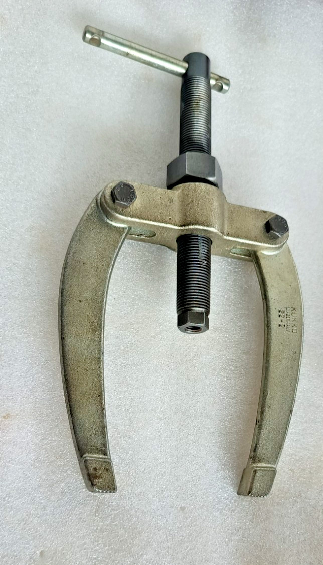 KUKKO 22-1,22-2 BALL BEARING PULLER AND 21-1,21-2,21-3,21-5 & 21-6 EXTRACTOR SET