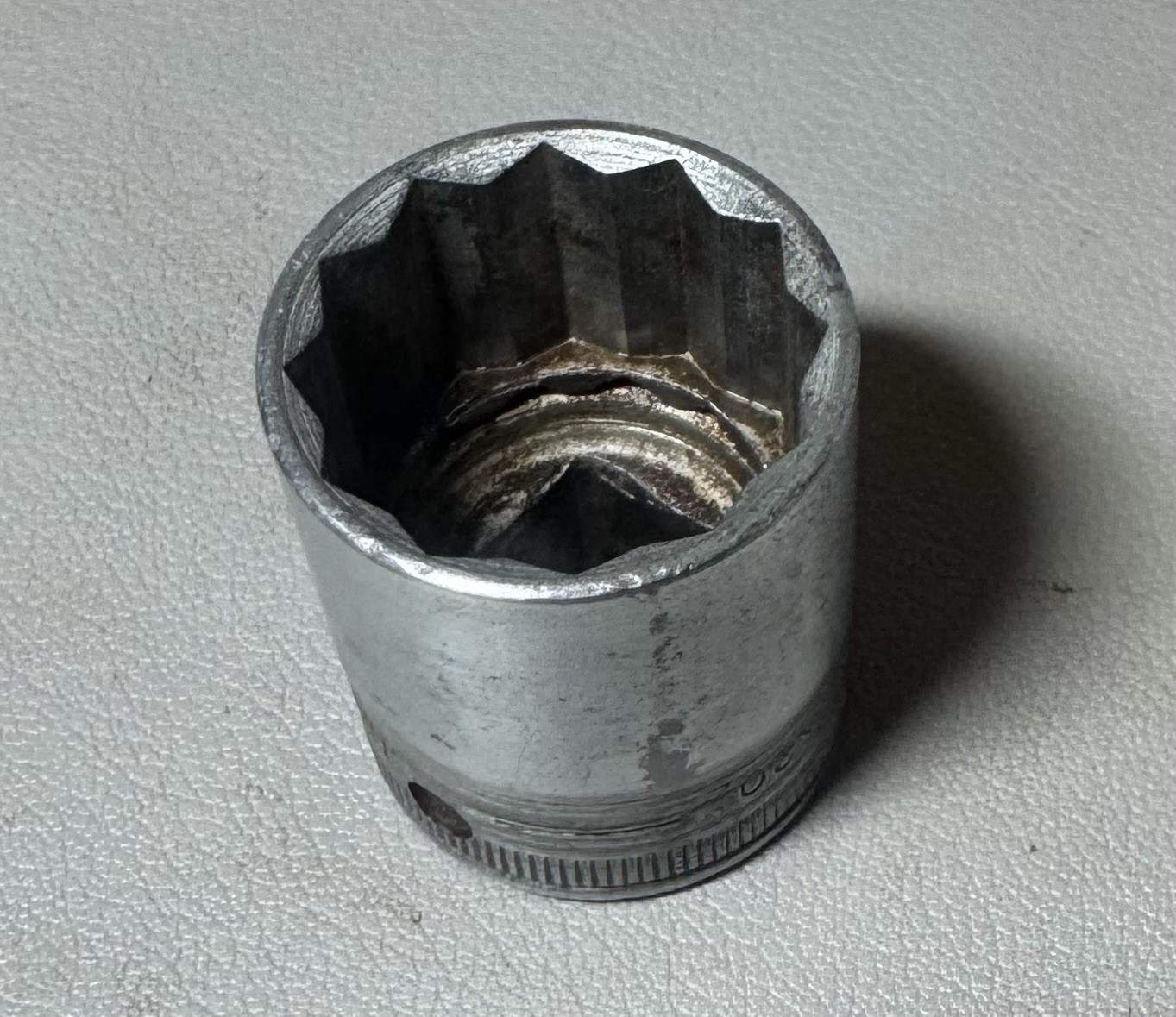 Snap-on SW-320-1/2 1″ 12 Point 1/2″ Drive Socket. SW320